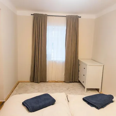 Csarnok Loft Apartament *
